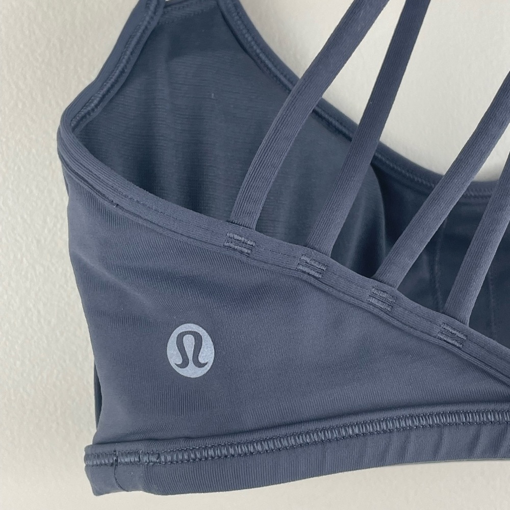 Lululemon Lighten Up Bra GREY with Pads - Picture 5 of 6